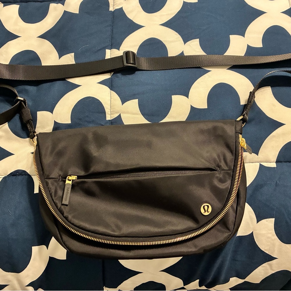 Lululemon Athletica Black Bag-5L